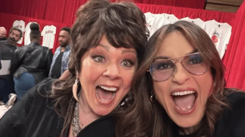 Melissa McCarthy, Law & Order: SVU'de Mariska Hargitay'ı sürpriz konuk rolüyle şaşırttı