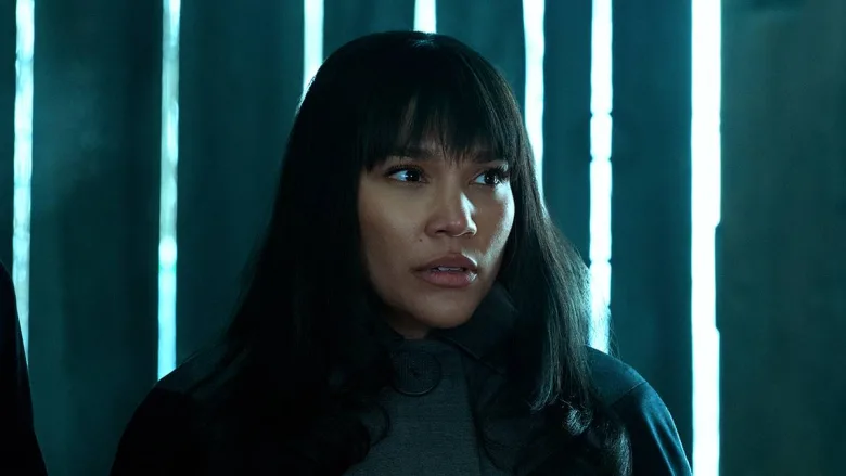 Netflix'in Bilim Kurgu Serisi The Umbrella Academy Tek Oturumda İzlemeye Davet Ediyor