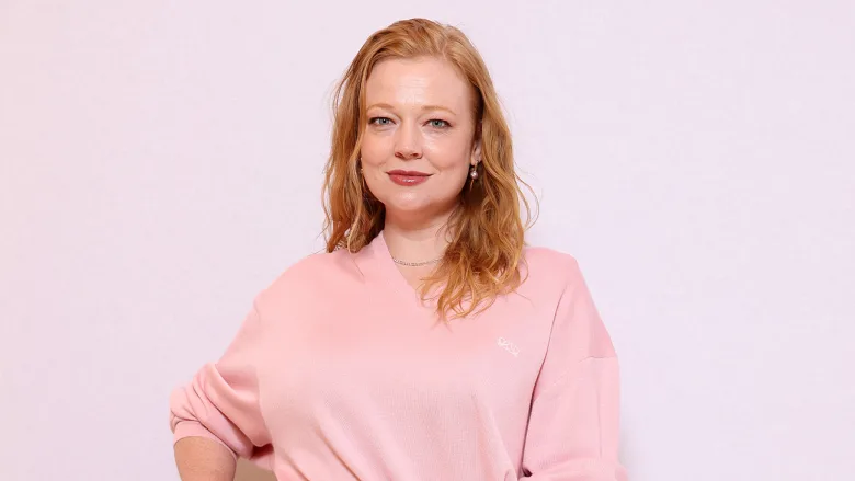 Sarah Snook, 'All Her Fault' ile Ebeveynlik ve Kariyer Dengesi Kuruyor