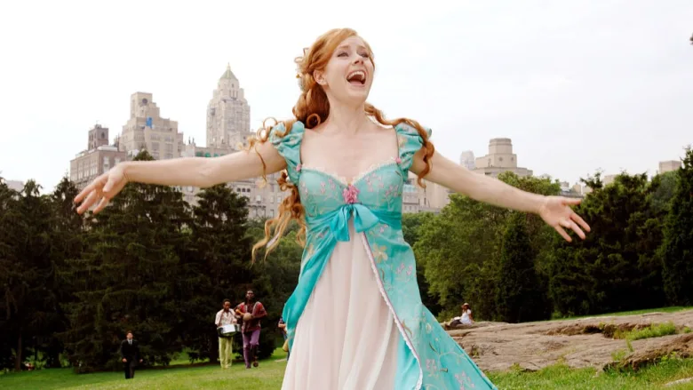 Amy Adams, "SNL" Sunuculuğunda Genç Kızları Koruma Amacıyla Bir Taslağı Reddetti