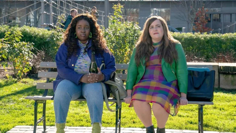 Netflix'te Yeniden Keşfedilmeyi Bekleyen Harika Bir Komedi Dizisi: Shrill