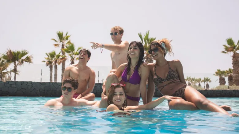 Netflix'in Yeni Dizisi "Oasis" İle "The White Lotus" Arasındaki Benzerlikler