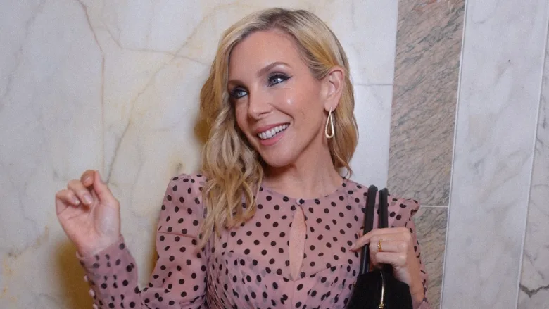 June Diane Raphael, Elle'de Yeni Bir Rol Üstleniyor