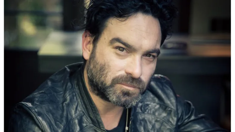Johnny Galecki, "Kowalski" ile Tiyatroya Dönüyor