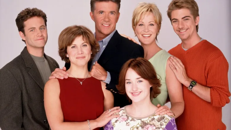 Ashley Johnson, "Growing Pains" Setinde Kaçırılma Tehlikesi Geçirdi