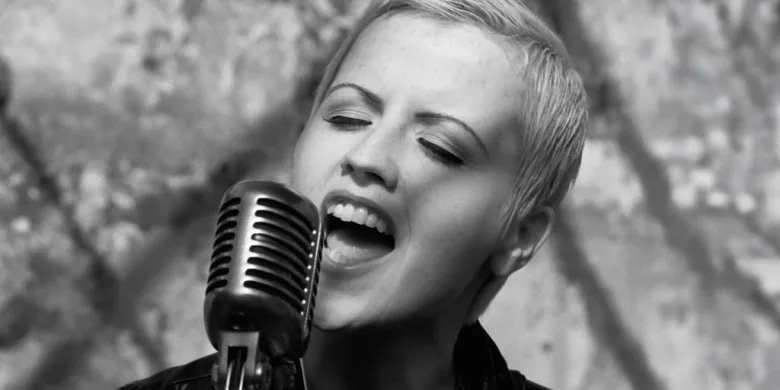 90'ların En İyi Rock Müzik Videosu: The Cranberries'in "Zombie"si