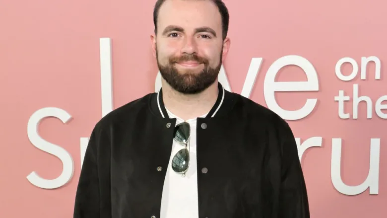 Love on the Spectrum'in Yıldızı Connor Tomlinson Video Podcast ile Yeni Dönem Başlıyor