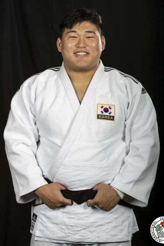 Обложка для Kim Min-jong