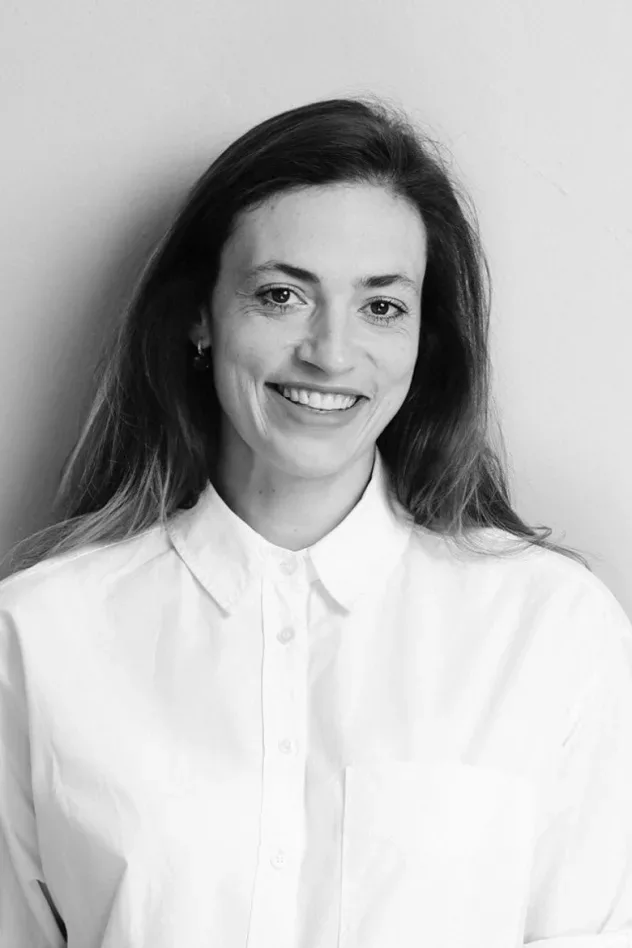 Обложка для Charlotte Offeney