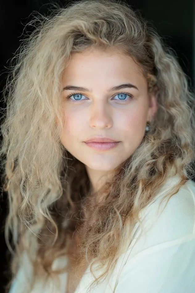Imagen de portada para Clare Hughes