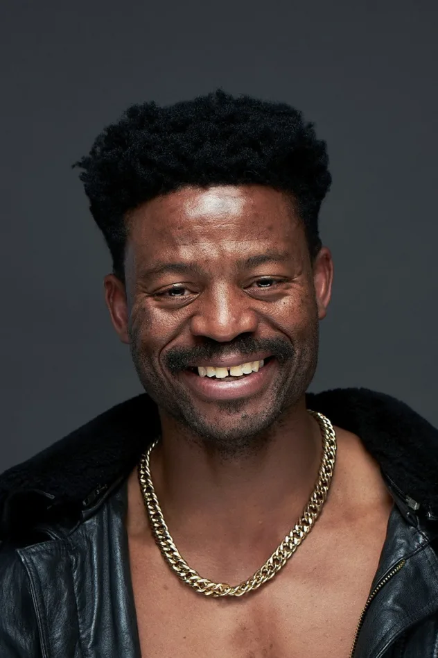 Modise Motaung için kapak görseli