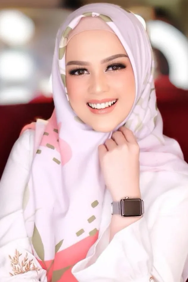 صورة الغلاف لـ Cut Meyriska