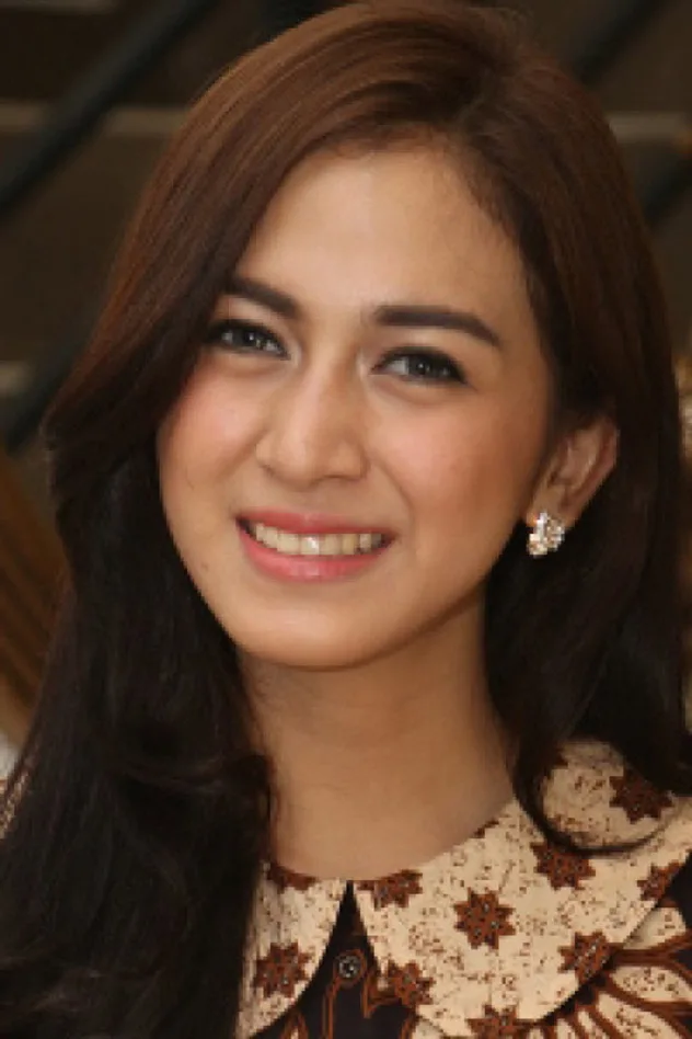 Nina Zatulini için kapak görseli