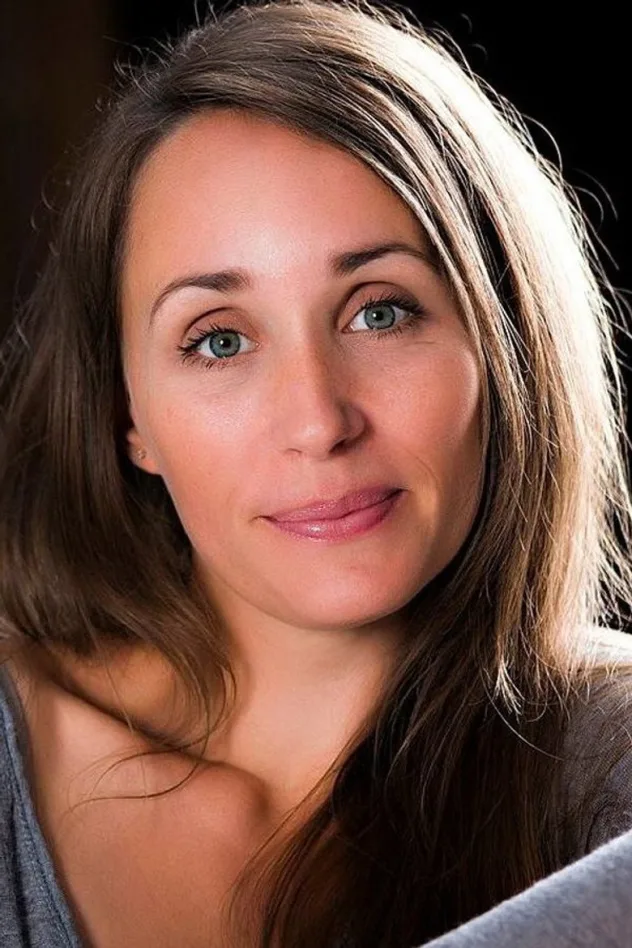 Обложка для Annalouise Gomard