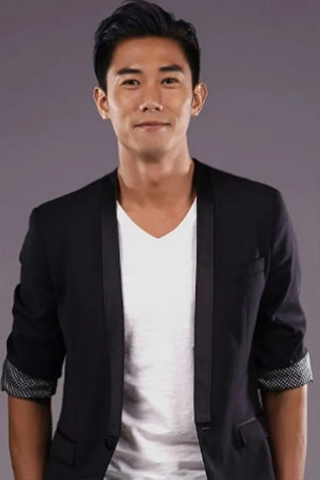 Cover image for Desmond Tan