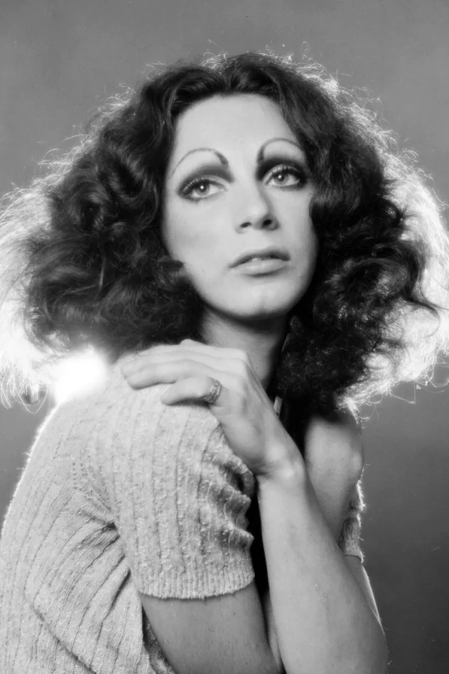 Imagen de portada para Holly Woodlawn