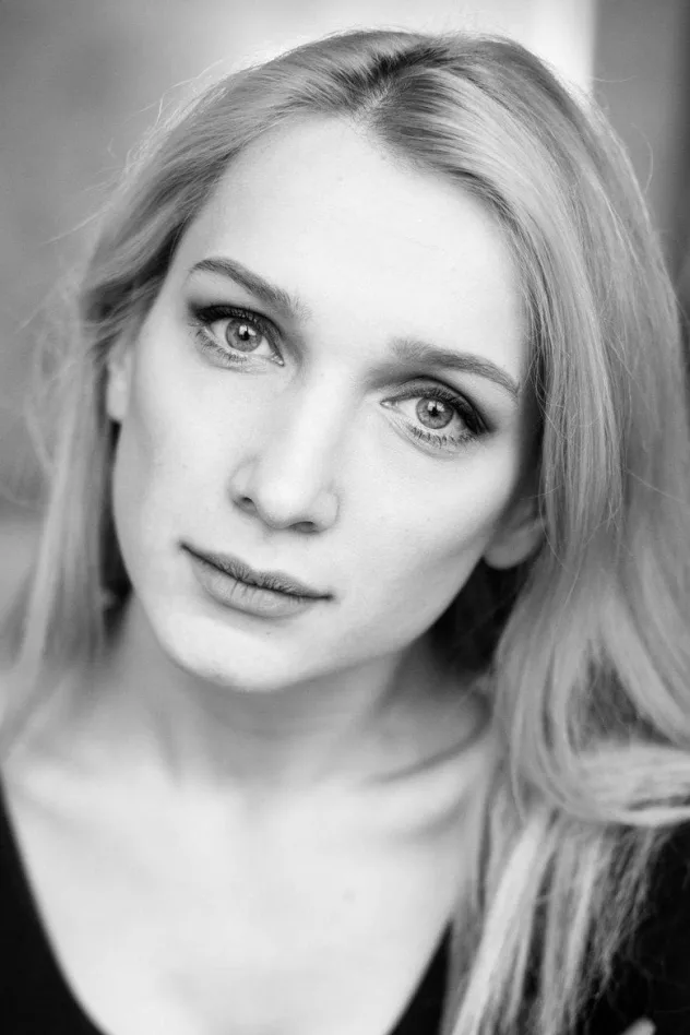 Обложка для Polina Kutsenko