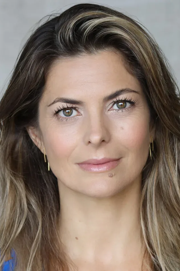 صورة الغلاف لـ Julia Rose