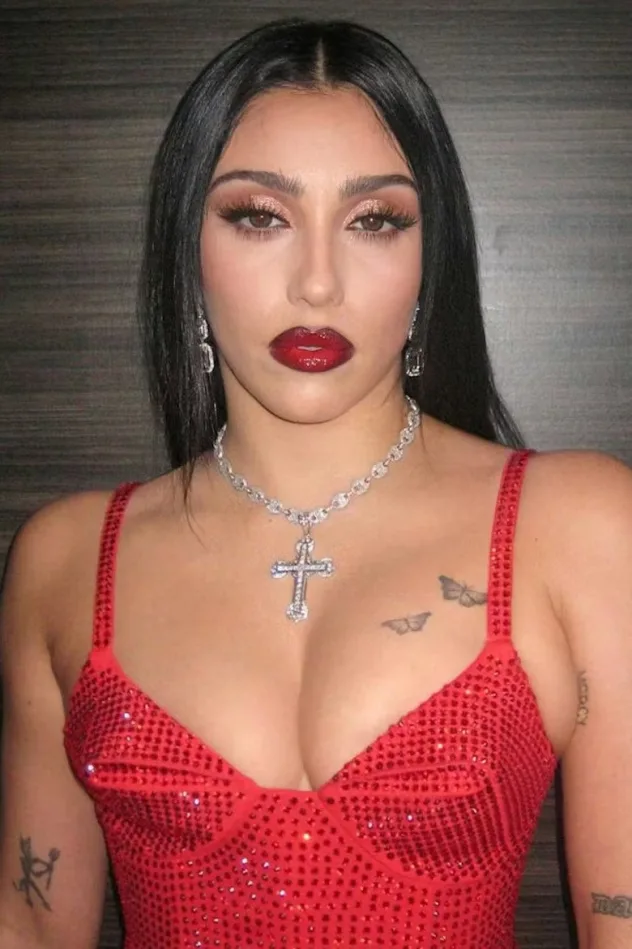 Обложка для Lourdes Leon