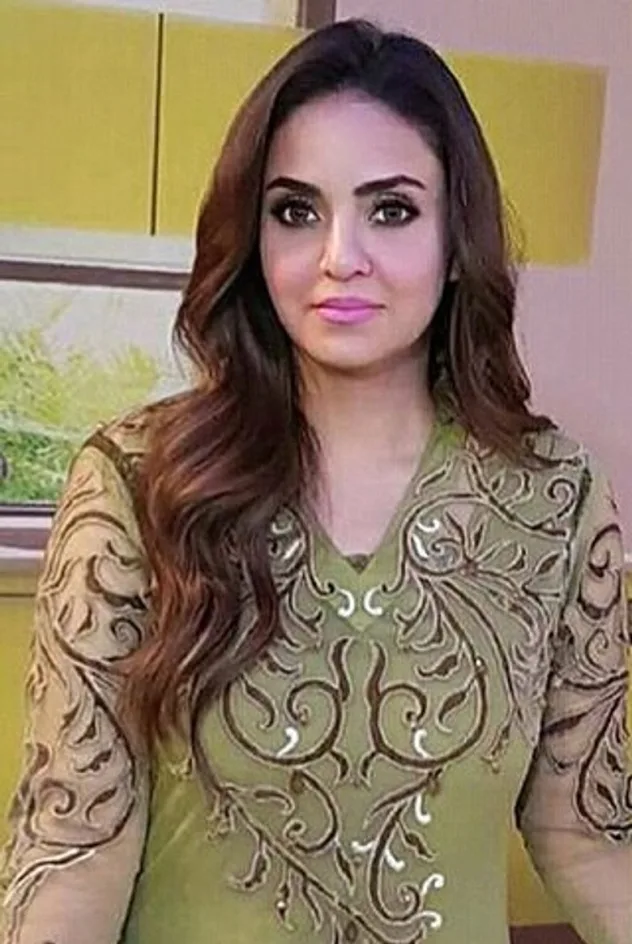 Nadia Khan için kapak görseli