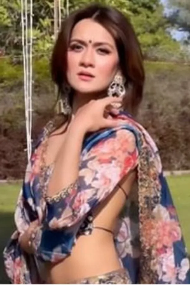 Aradhana Sharma için kapak görseli