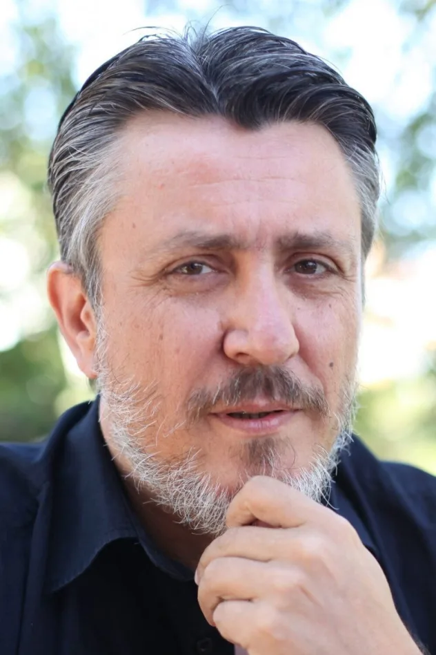 Imagen de portada para Cüneyt Uzunlar