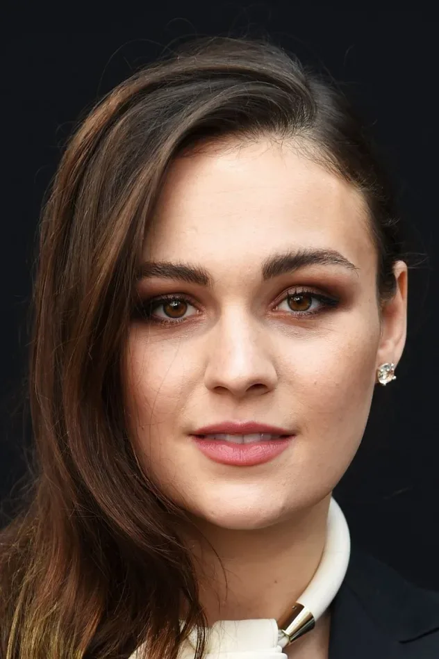 Обложка для Sophie Skelton