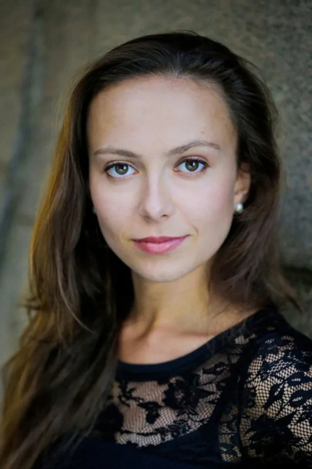 Polina Pakhomova için kapak görseli