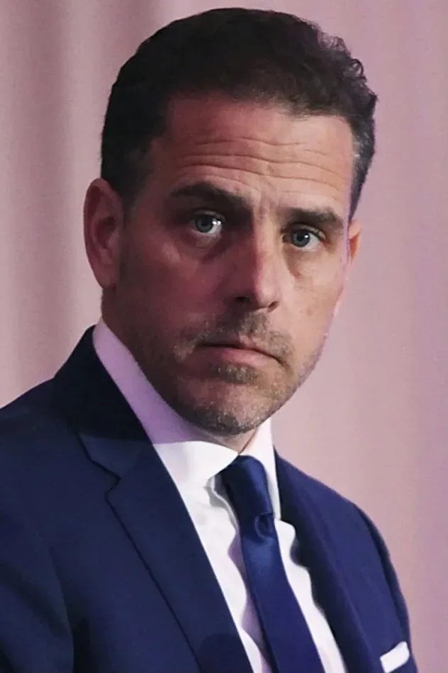 Imagen de portada para Hunter Biden