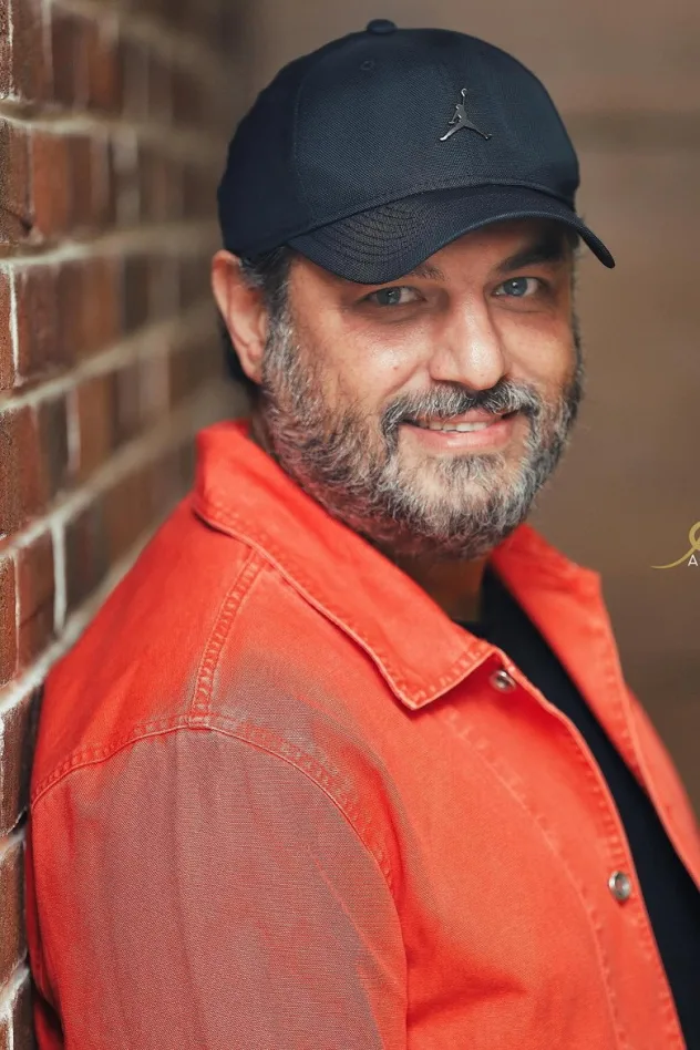 Cover image for Sam Derakhshani