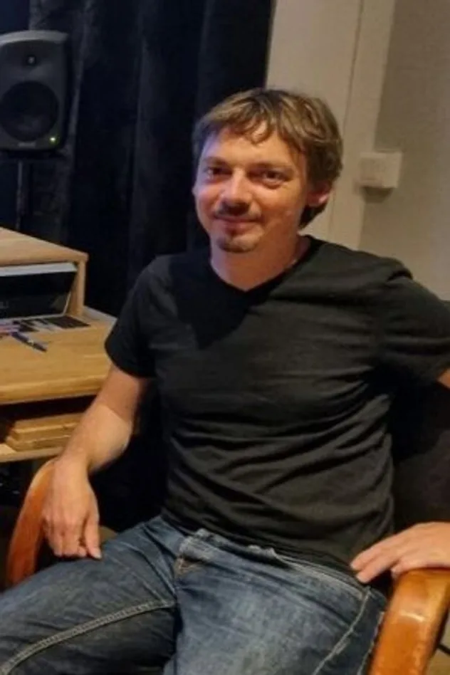 Nicolas Deveaux için kapak görseli