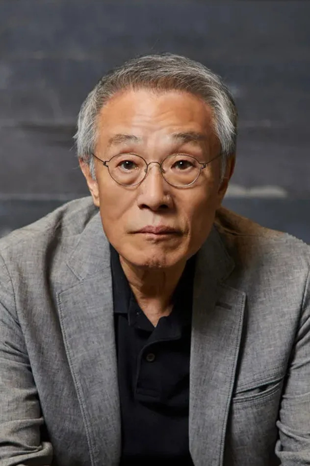 Обложка для Hwang Sok-yong