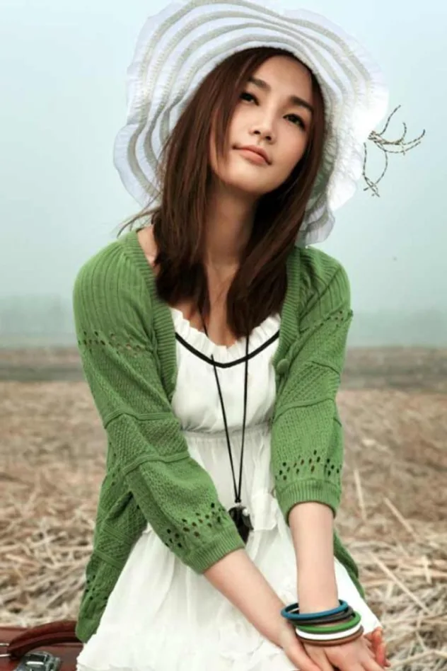Cover image for Zhou Hong