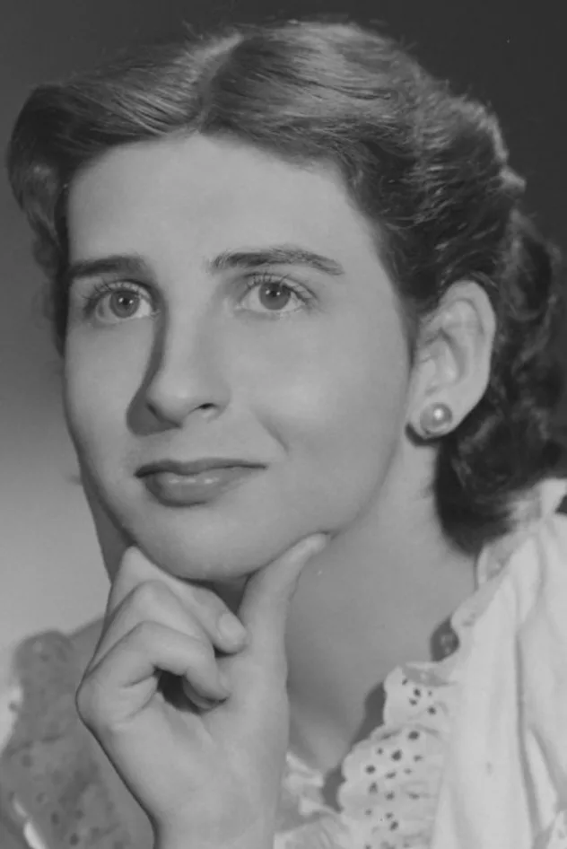Обложка для Hélène Loiselle