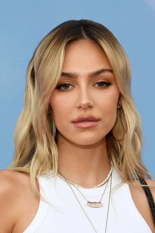 Delilah Hamlin için kapak görseli
