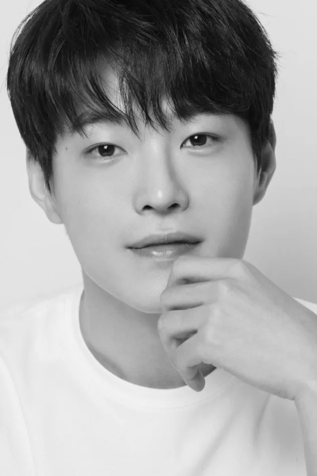 Choi Si-woo için kapak görseli