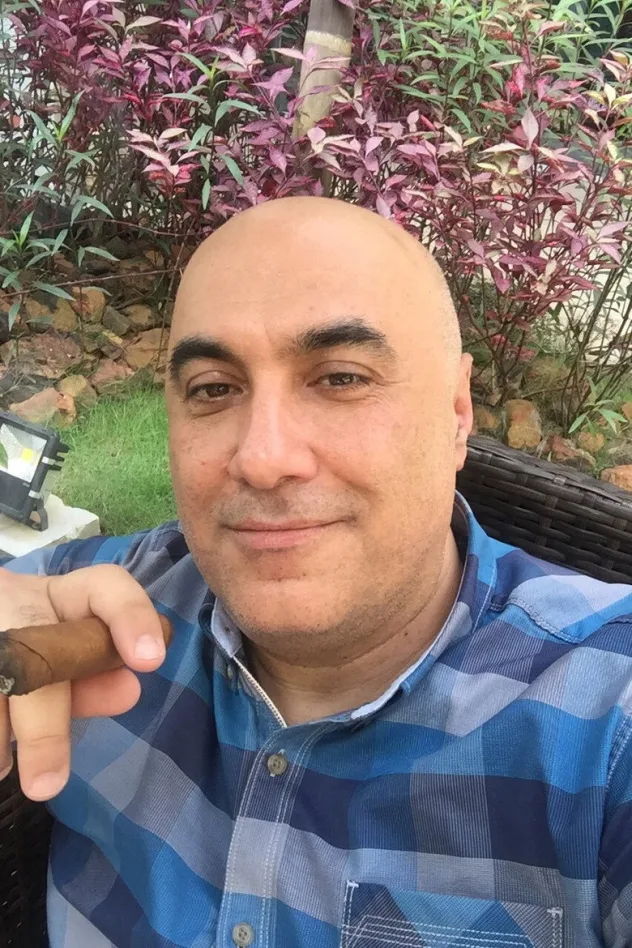 Cover image for Naim Halawi