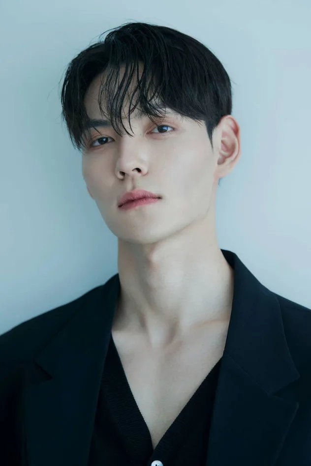 Han Dong-u için kapak görseli