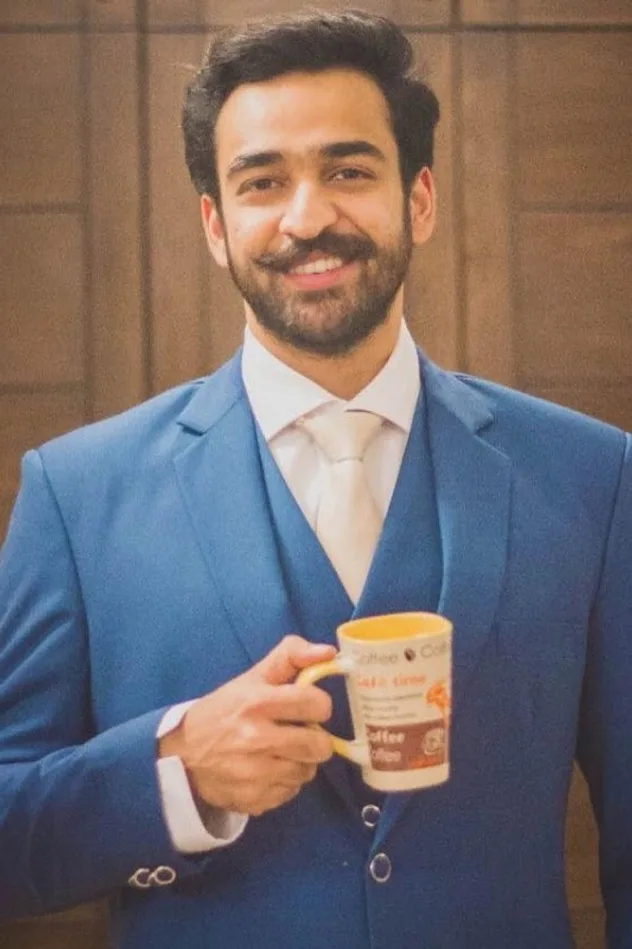Agha Mustafa Hassan için kapak görseli