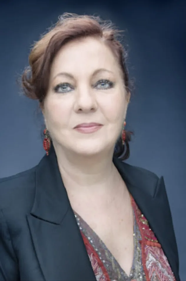 Carmen Linares