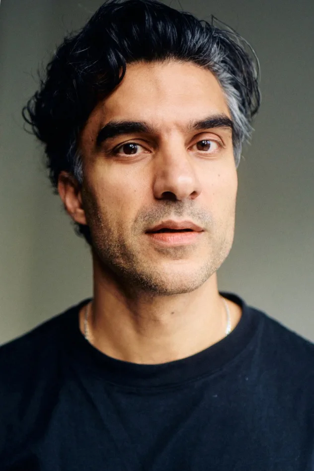 Imagen de portada para Farzad Farzaneh