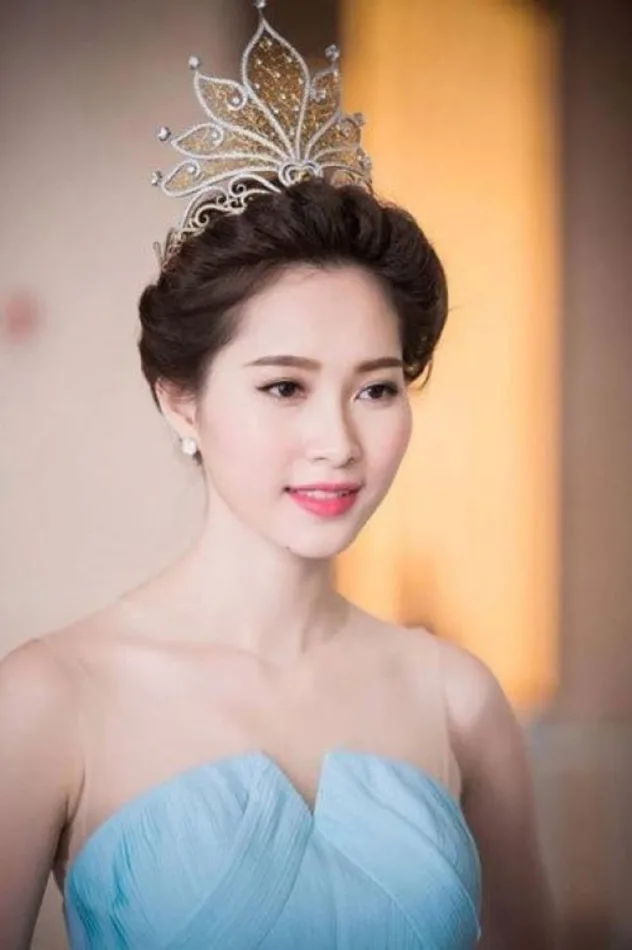 Đặng Thu Thảo için kapak görseli