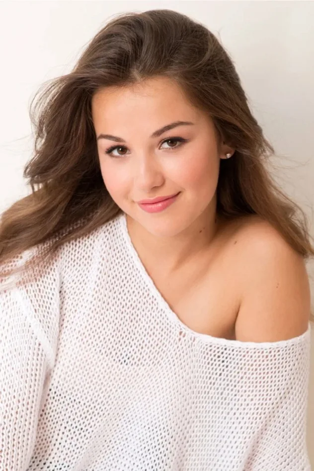 صورة الغلاف لـ Esther Zynn