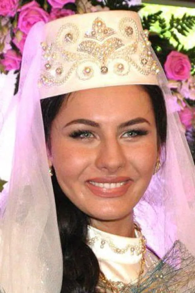 Madina Tsallaeva için kapak görseli