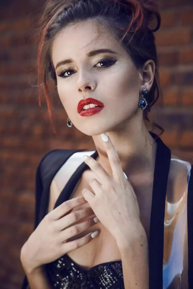 Cover image for Elvira Tugusheva