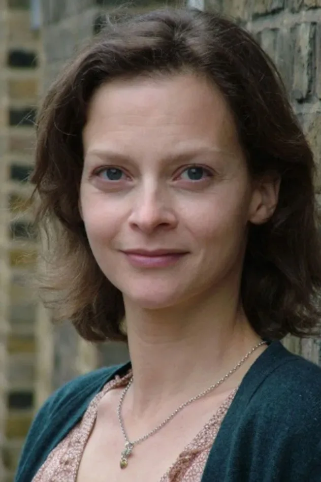 Julie Cox için kapak görseli