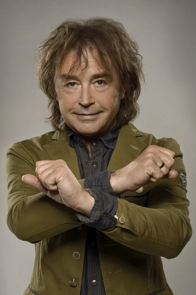 Cover image for Róbert Szikora