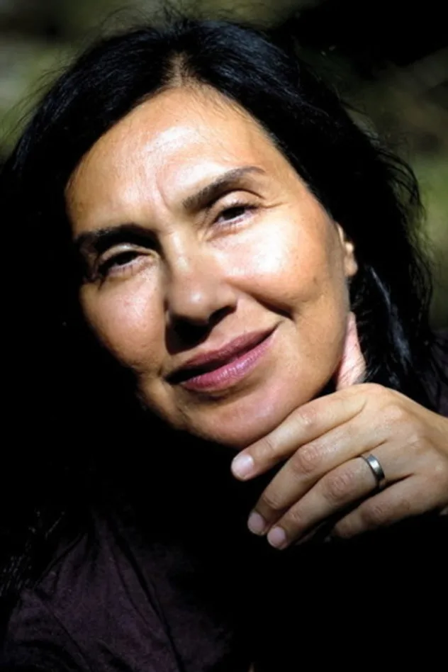 Imagen de portada para Mina Azarian
