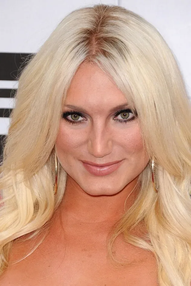 Обложка для Brooke Hogan