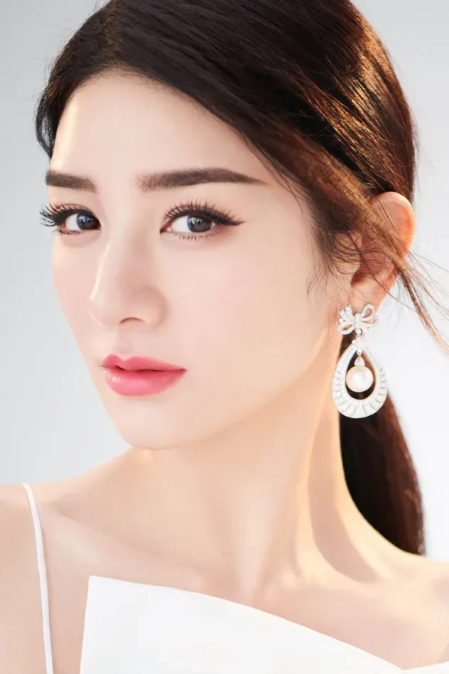 Imagen de portada para Huang Yi